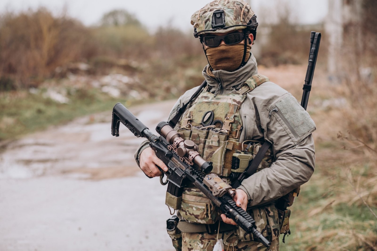 army-soldiers-fighting-with-guns-defending-their-country (1)